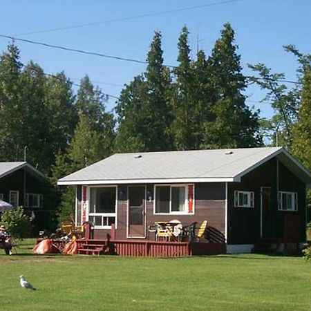 Wee Point Resort Manitowaning 部屋 写真