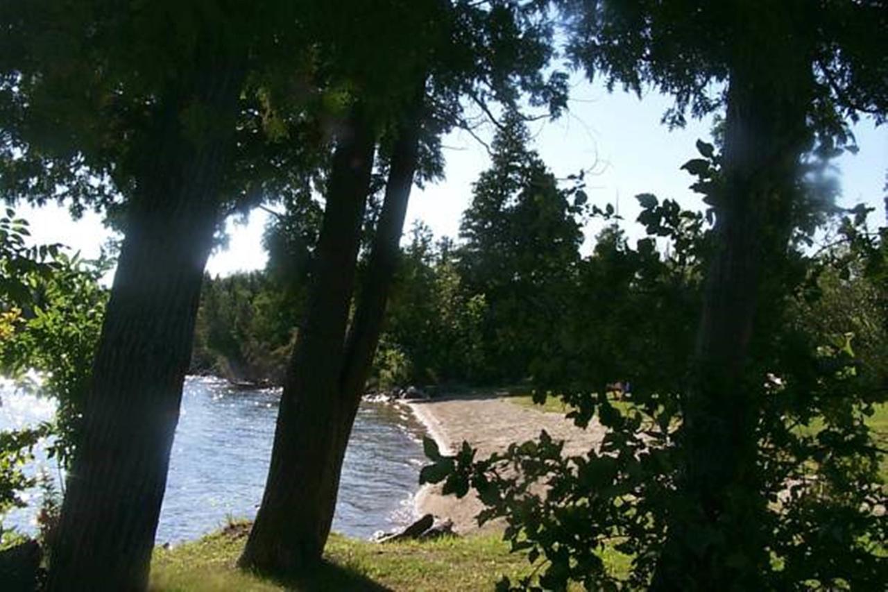 Wee Point Resort Manitowaning エクステリア 写真