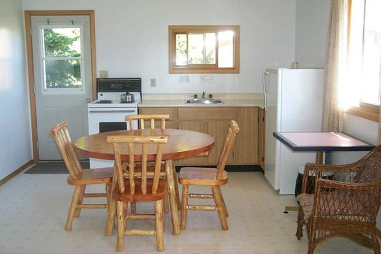 Wee Point Resort Manitowaning 部屋 写真